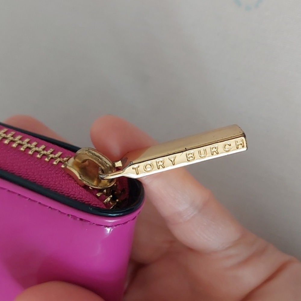 Tory burch large zip around wallet - Picture 12 of 13